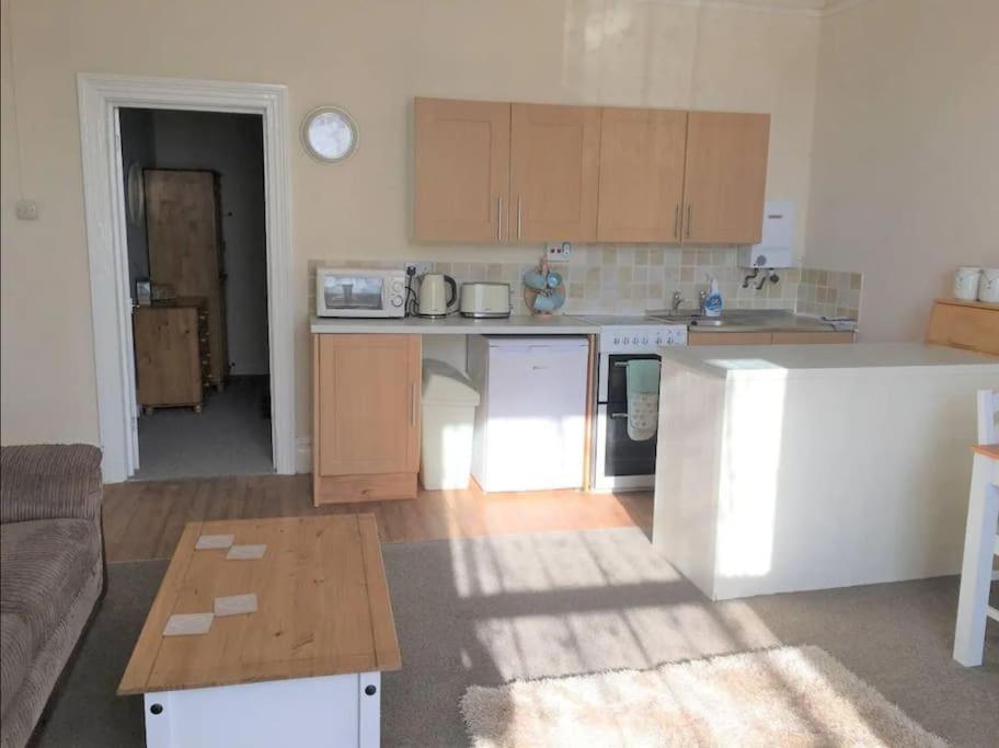 Spacious 1 Bedroom Apartment Near Seafront เพนแซนซ์ ภายนอก รูปภาพ