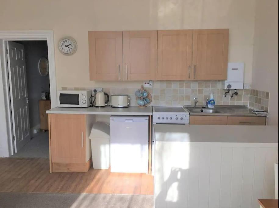 Spacious 1 Bedroom Apartment Near Seafront เพนแซนซ์ ภายนอก รูปภาพ